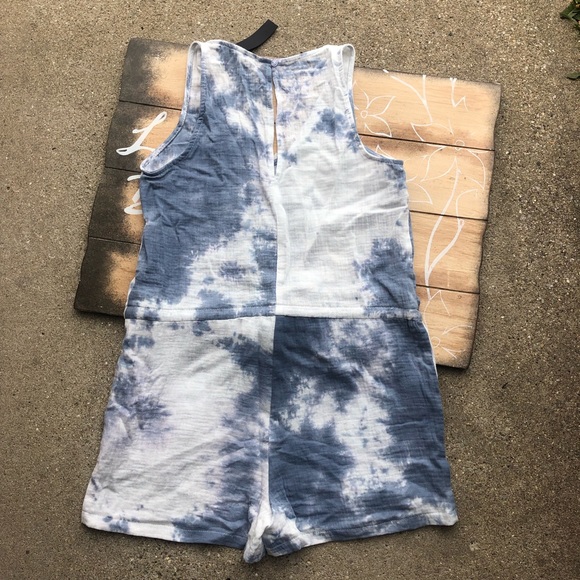New Supply & Demand Tie Dye Printed Romper Size Small - Picture 7 of 7